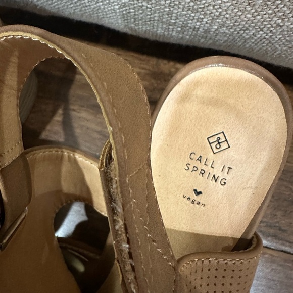 Call it Spring Stylish Tan Women's Sandals size 7.5 - Picture 3 of 6